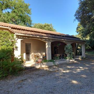 Gîte pour 4 personnes, avec jardin et terrasse à Montarnaud