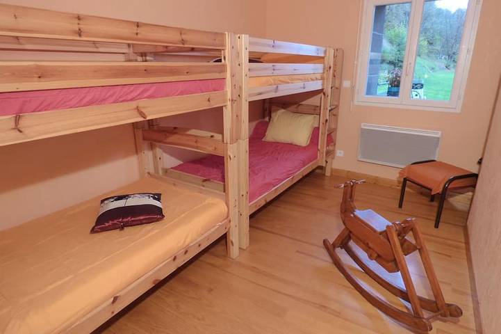 Gîte pour 10 personnes, avec piscine à Massiac - 3