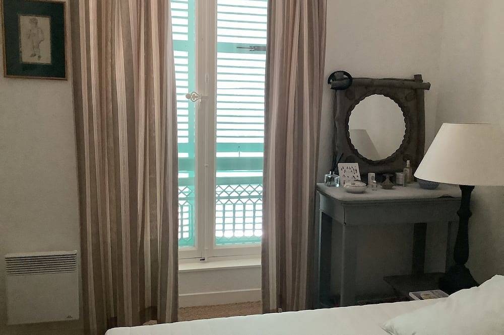 Ganze Wohnung, Charming 2-bedroom apartment with garden in the center of town for rent in Allevard, Isère