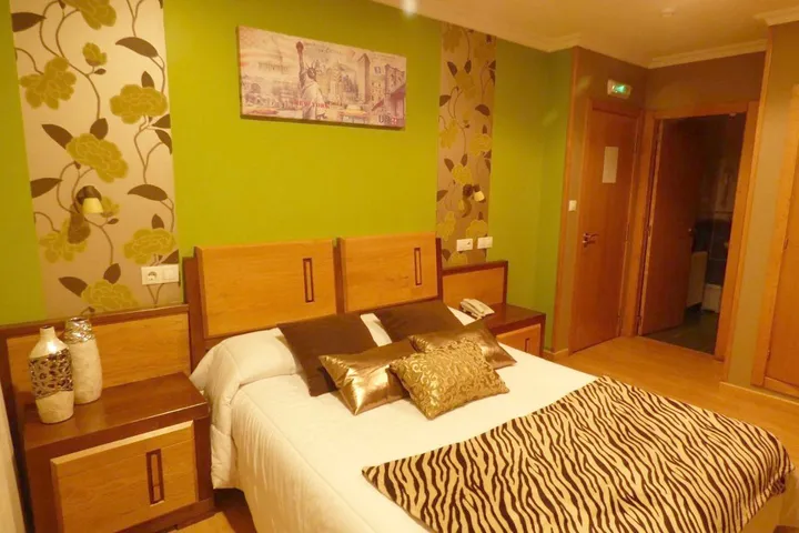 Hotel para 10 personas, con jacuzzi además de terraza y sauna - 1