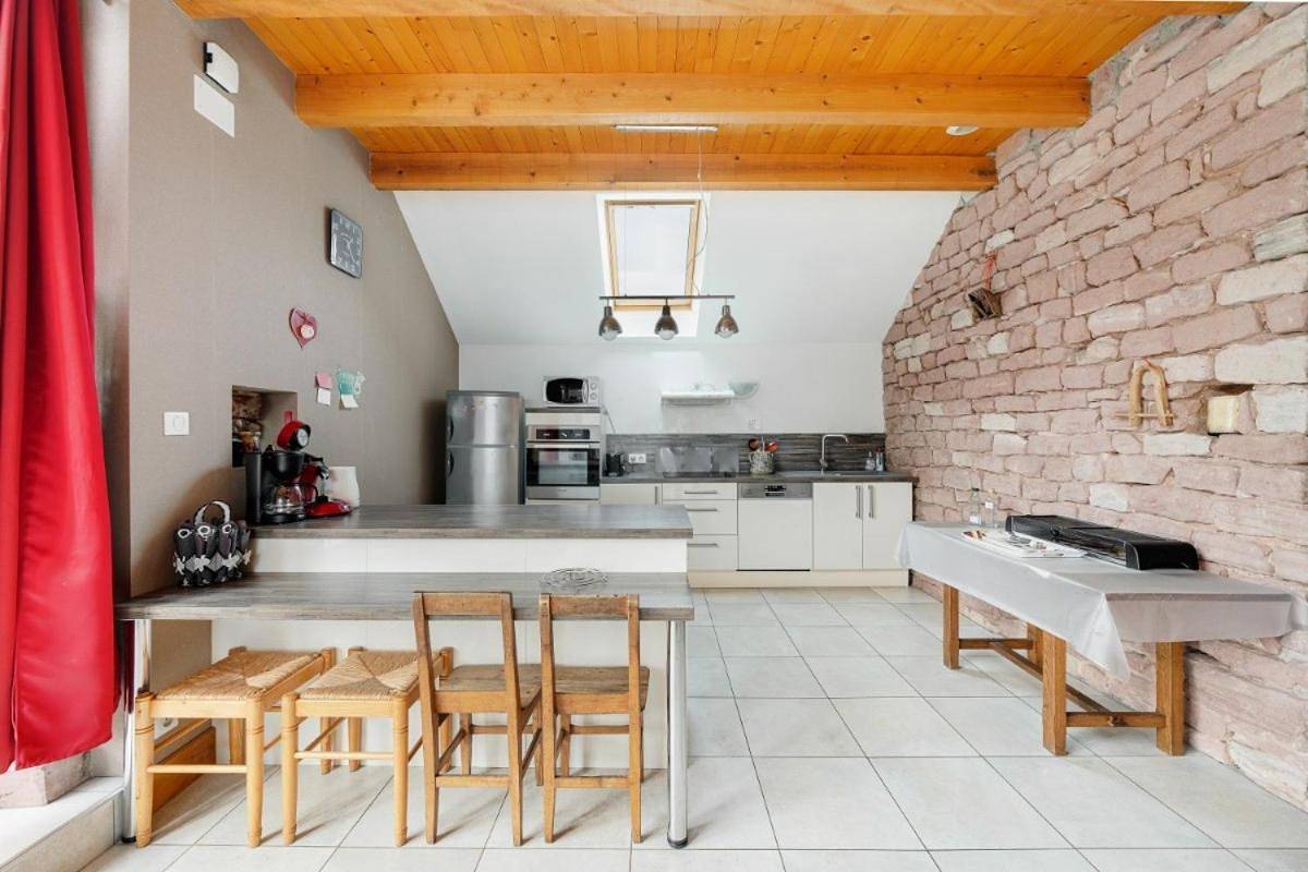 Appartement entier, Three-Bedroom Apartment in Taintrux, Saint-Dié-des-Vosges