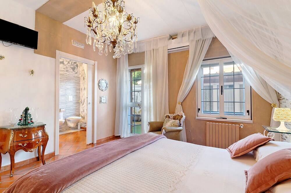 Entire apartment, Triple Room with Wi-Fi and Air Conditioning in Andria, Alta Murgia National Park