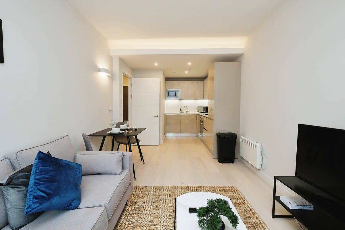 Apartamento entero, Stylish 1‑Bed Nr Ascot • Parking & Wi‑Fi in Bracknell, Berkshire