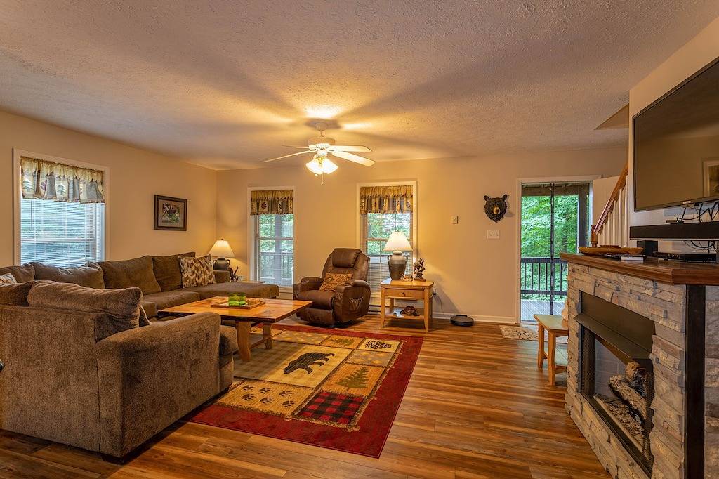 Adventure Awaits is located a 3,800 feet in elevation with hot tub and pretty views! Pet friendly! in Blue Ridge Parkway, Seven Devils