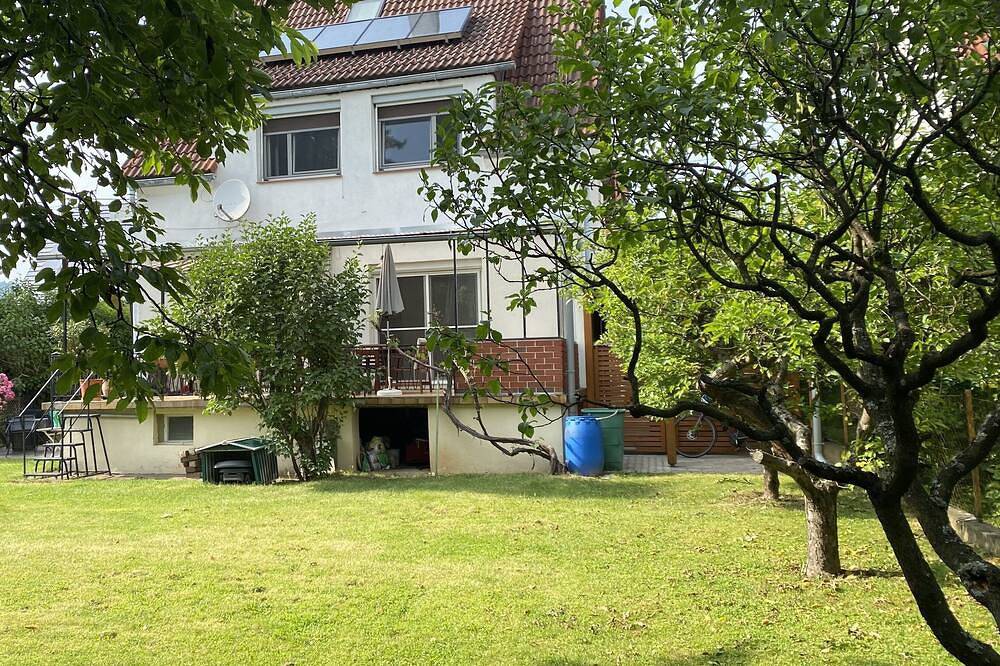 Charming house with yard in quiet residential area in Graz, Steirerland