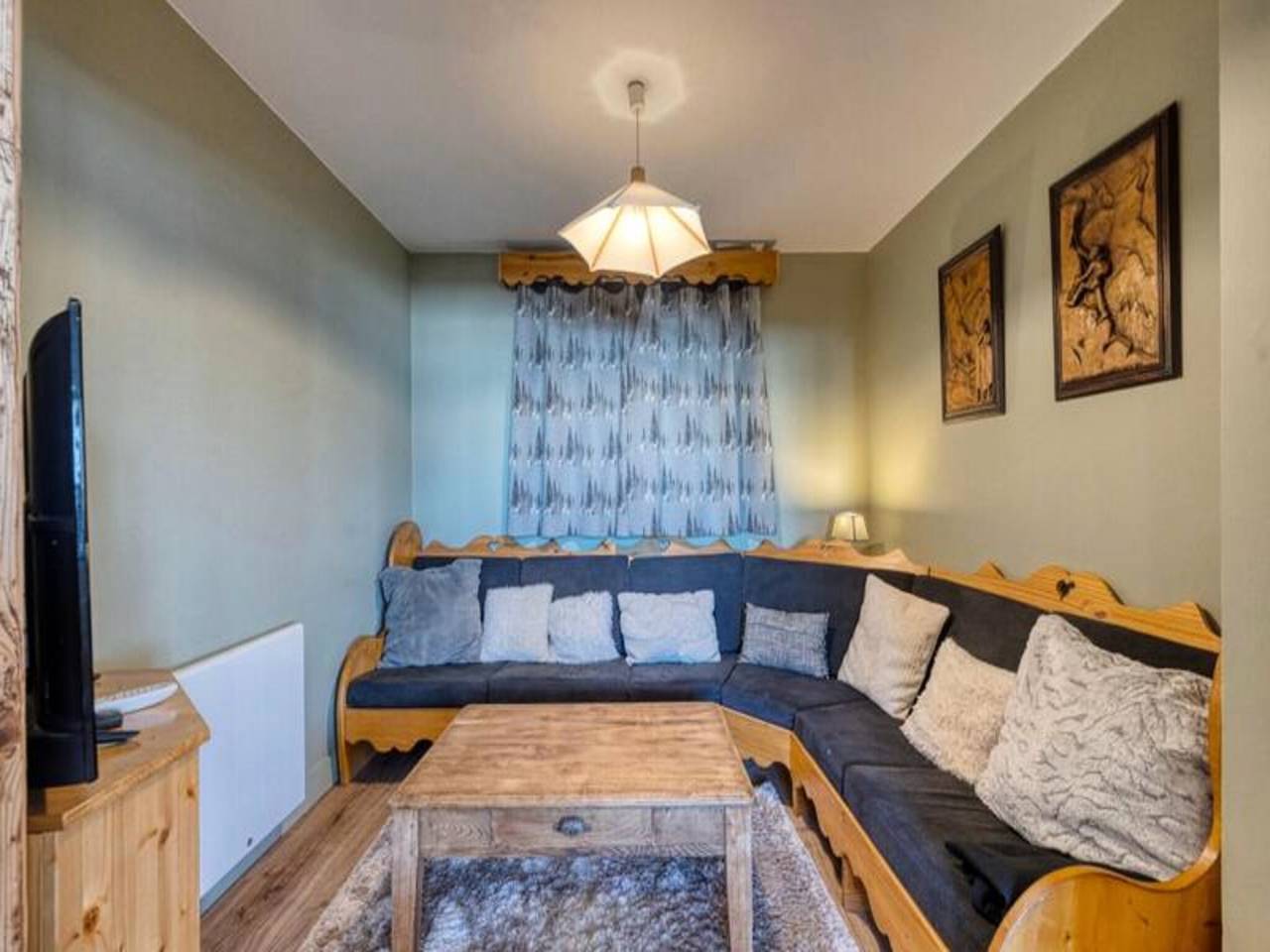 Ganze Wohnung, Apartment in Vieil Alpe in der Nähe der Skilifte in Saint-Nazaire-les-Eymes, Isère