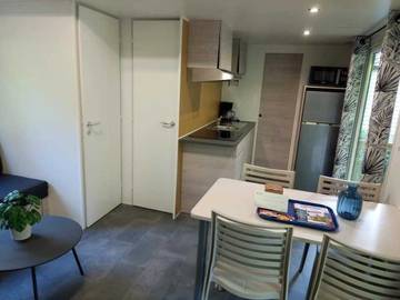Camping pour 6 Personnes dans Collonges-la-Rouge, Région de Brive-la-Gaillarde, Photo 4