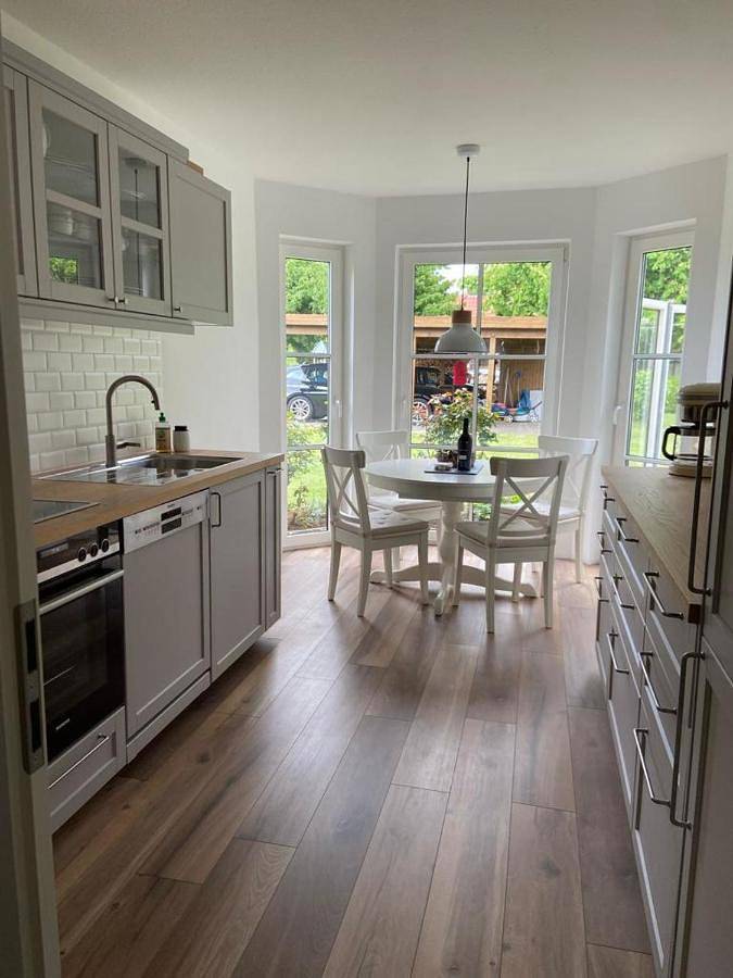 Ferienwohnung für 4 Personen, mit Terrasse und Garten sowie Ausblick in Sehlen