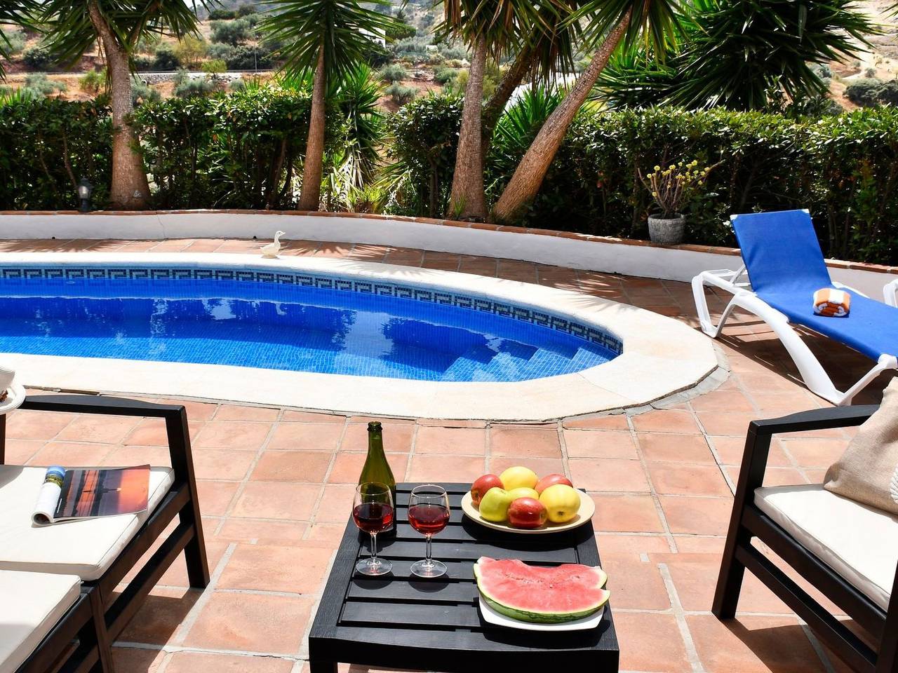 Villa Torcal 3, beheizter Pool, Wifi, Grill. in Comares, Provincia de Málaga