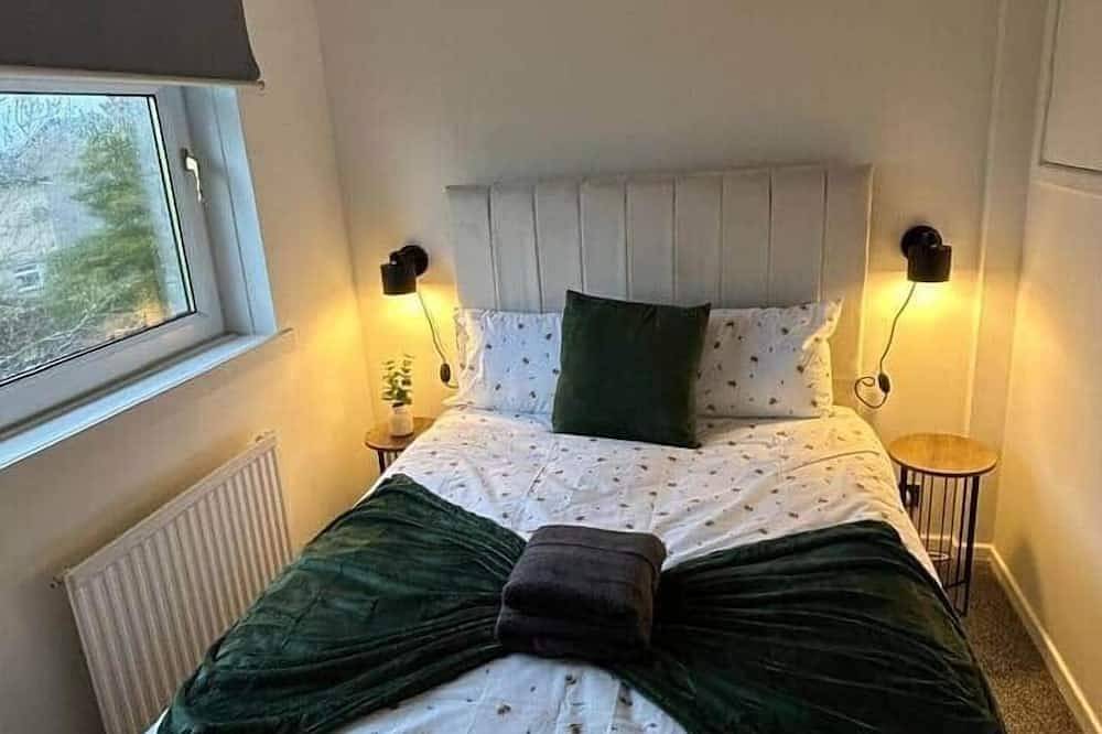Ganze Wohnung, 3Br Home • Sleeps 10 • Private Drive • Near Park in Ost Renfrewshire