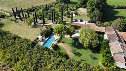 Maison d’hôte pour 2 personnes, avec terrasse et jardin ainsi que piscine et vue à Pernes-les-Fontaines