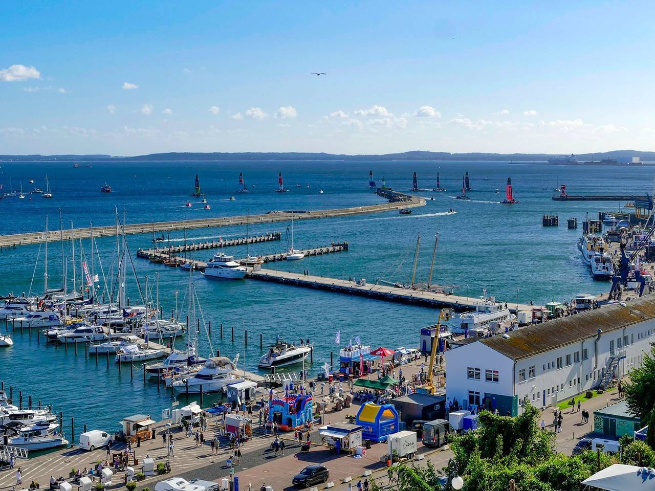 Ganze Wohnung, Villa Friede-Marie, App. Finja - mit großem Balkon und Hafen-Ostsee-Blick in Sassnitz, Nationalpark Jasmund