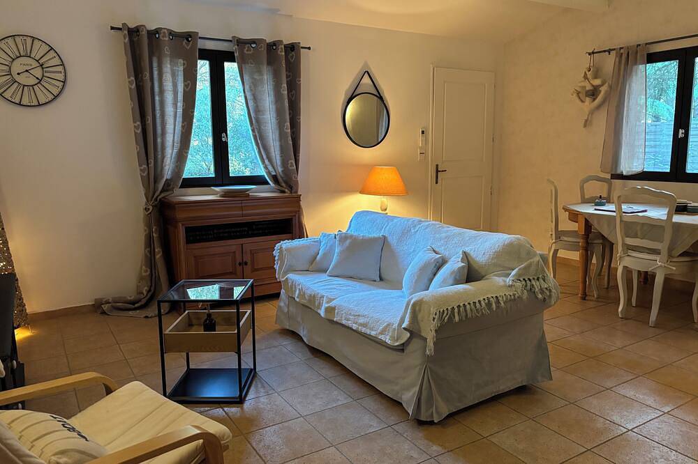 Gîte Camargue 63m², 4 pers. air-conditioned, Swimming pool, Mas de la Meunerie in Fontvieille in Fontvieille, Arles region