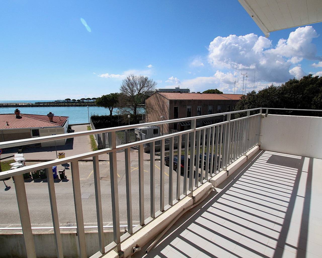 Geheel vakantieappartement, Onda Azzurra B8 in Caorle, Provincie Venetië