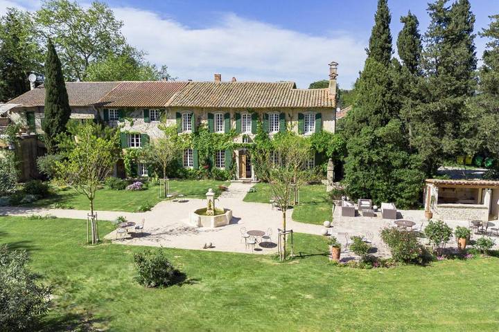 Chambre d’hôte pour 4 personnes, avec vue ainsi que jardin et piscine dans le Vaucluse