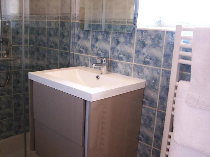 Hôtel pour 4 personnes, avec terrasse et jardin, animaux acceptés à Vallon-en-Sully - 2