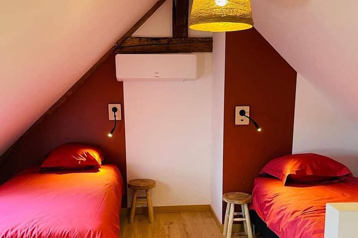 Gîte pour 4 personnes, avec jacuzzi ainsi que jardin et terrasse à Montaigu-le-Blin - 3