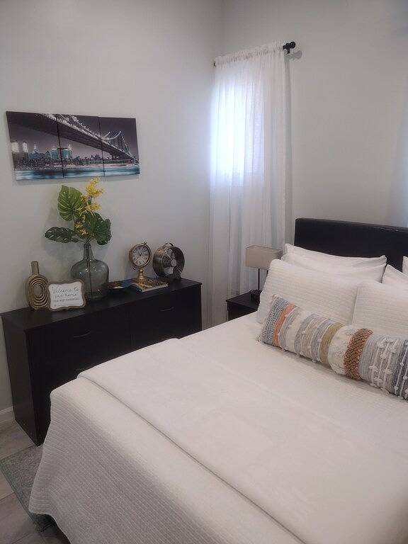 Ganze Wohnung, Private, Quiet 1 Bedroom in Amityville in North Amityville, Suffolk County