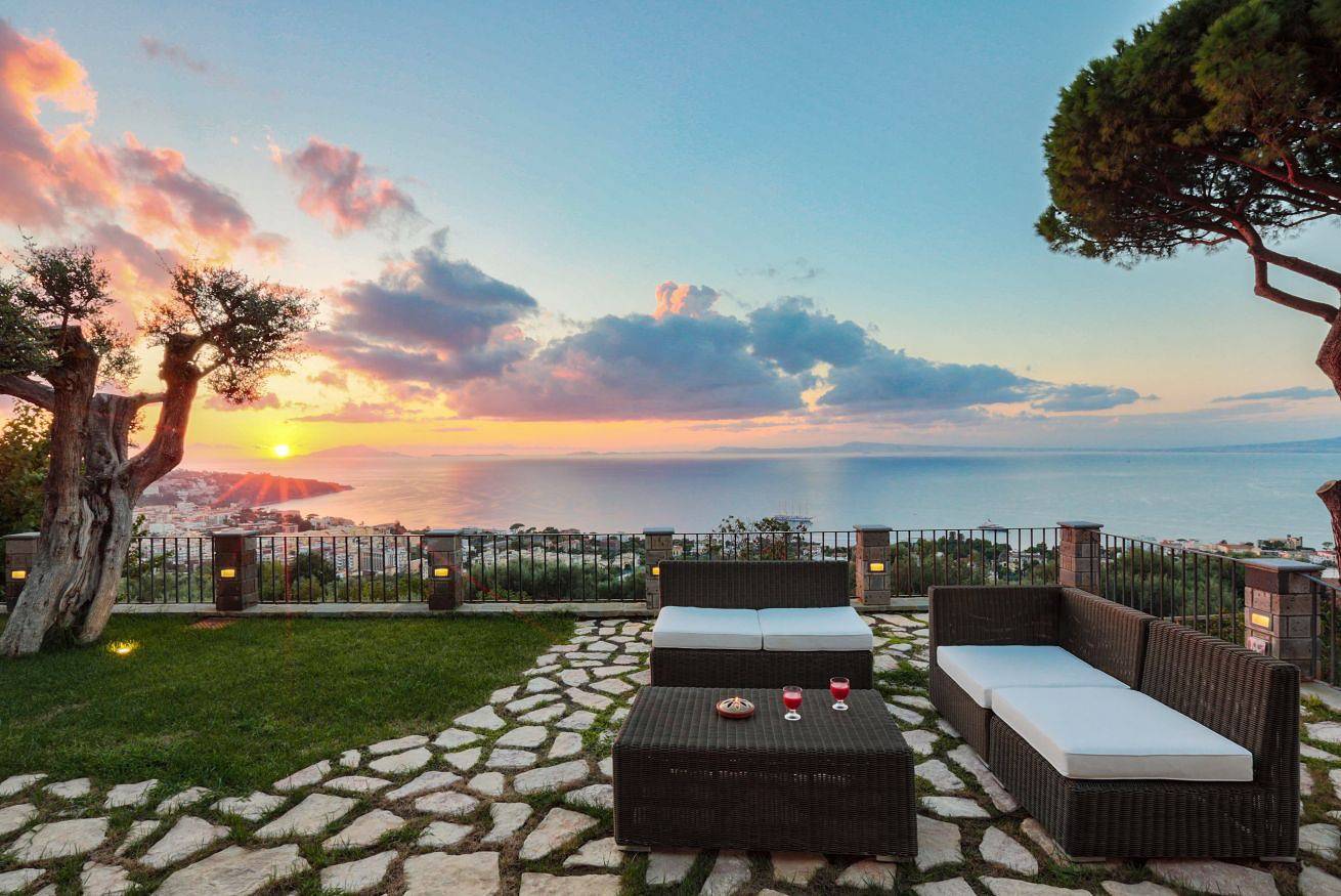 Luxury Villa with breathtaking Seaview,pool,Bbq in Sorrento, Neapel provins
