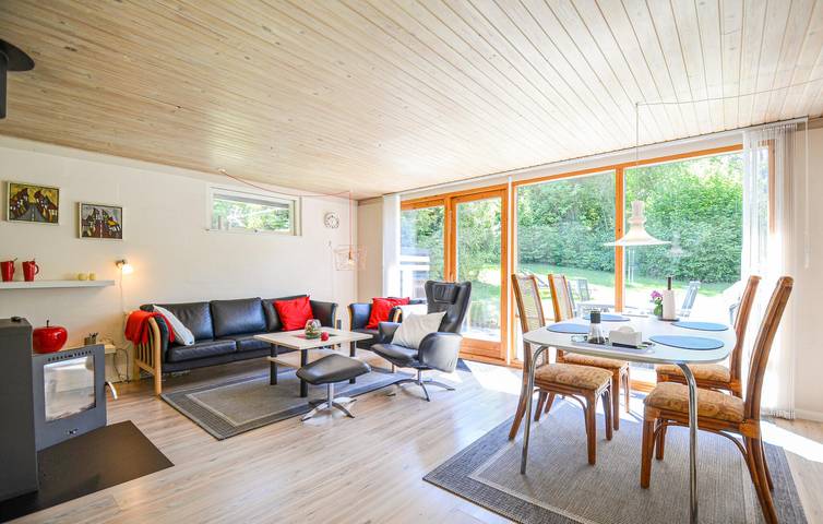 Ferienhaus für 4 Personen mit Terrasse in Vibæk Strand, Ebeltoft
