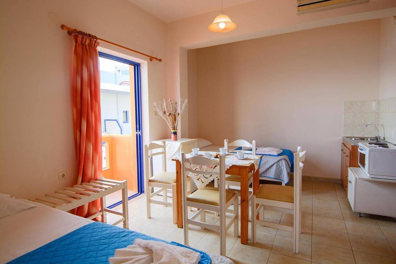 Scorpios Family Rooms in Palaiochora, Région de la Canée