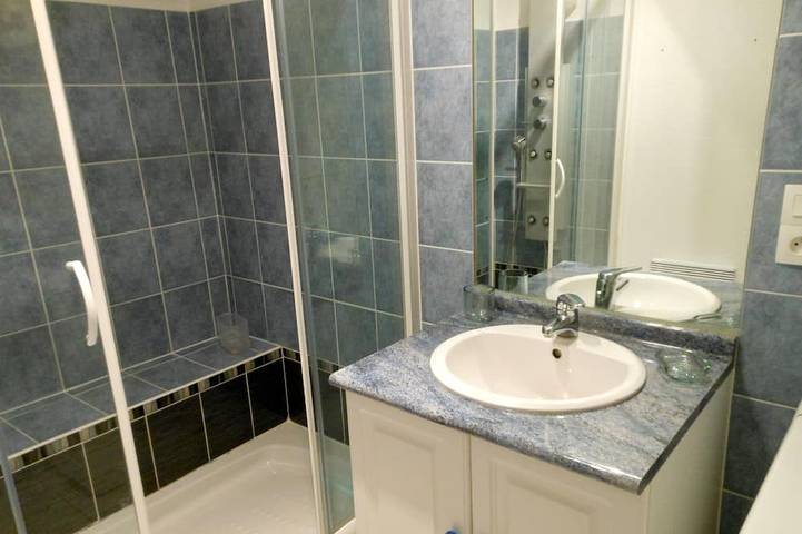 Gîte pour 4 personnes, avec balcon dans Plage Caroual - 3