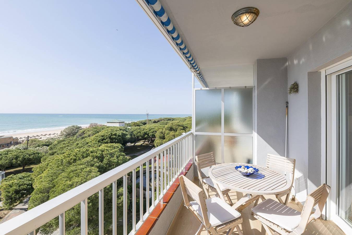 Apartamento vacacional entero, Balcon Parque Atlantico - Fantástico apartamento en primera línea con Wifi gratis. in Playa La Costilla, Rota 