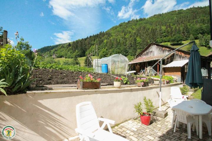 Gîte pour 6 personnes, avec Terrasse et Vue à Pinsot