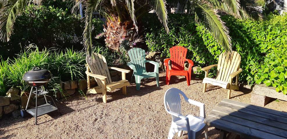 Gîte pour 4 personnes, avec Terrasse ainsi que Jardin et Vue dans Plage Saint-Guirec - 4