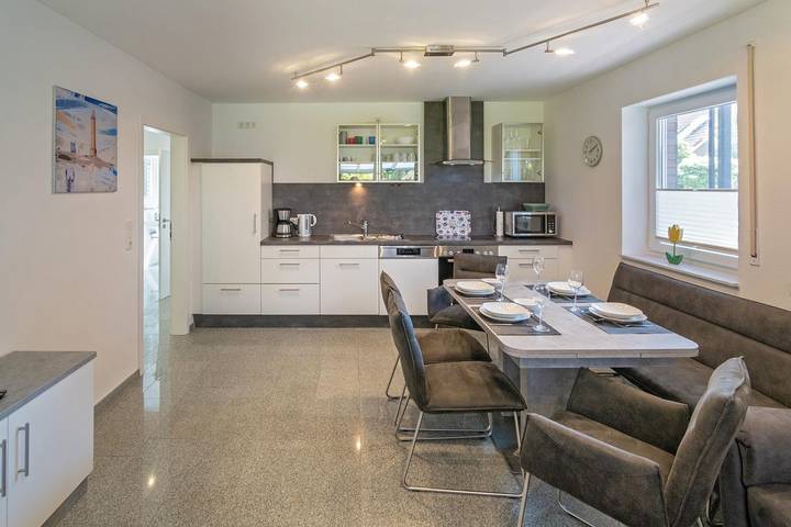 Ferienwohnung für 7 Personen, mit Terrasse in Bensersiel