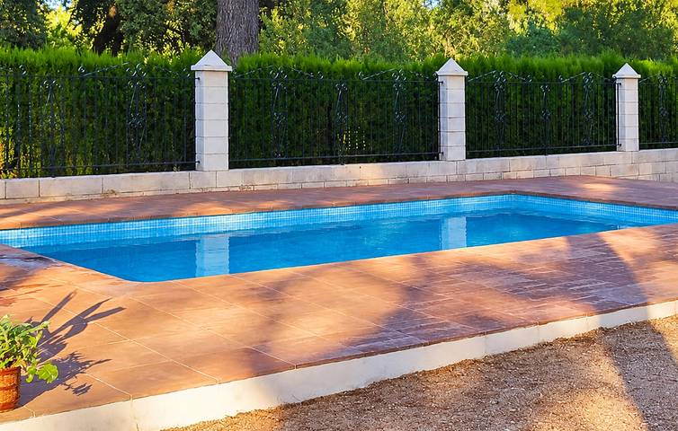 Acogedor 400sqft Apt con aire acondicionado, piscina, parking y terraza - Cerca de restaurante in Villalonga, Provincia de Valencia