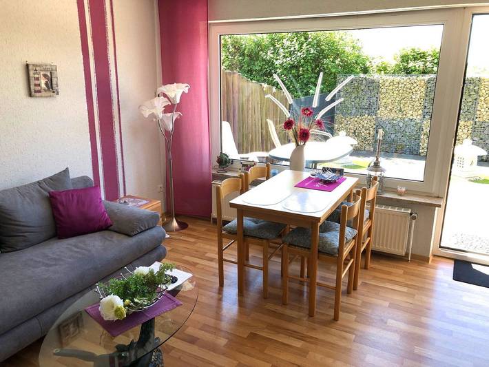 Ferienwohnung für 3 Personen, mit Balkon/Terrasse und Terrasse sowie Ausblick in Norddeich