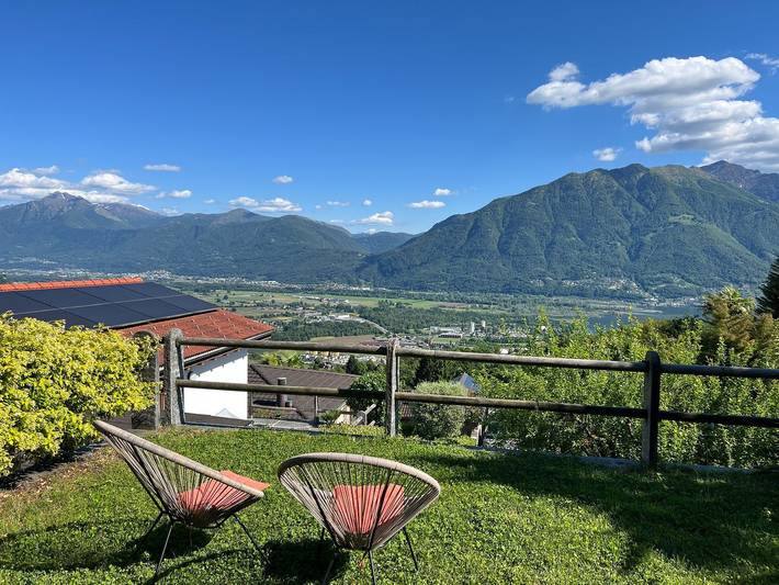 Ferienhaus für 4 Personen, mit Seeblick und Ausblick sowie Garten