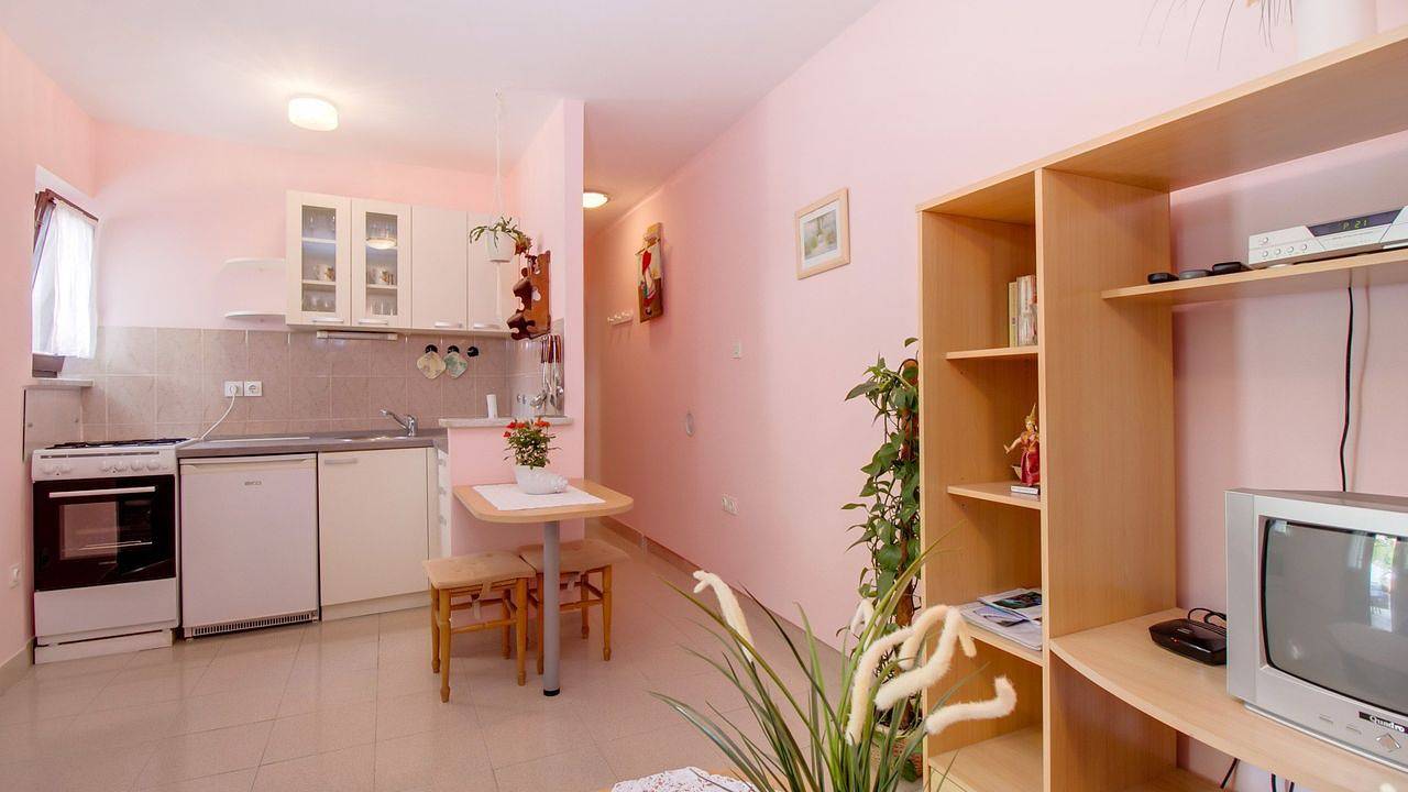 Geheel vakantieappartement, Vakantieappartement voor 2 personen met terras in Mali Losinj, Lošinj