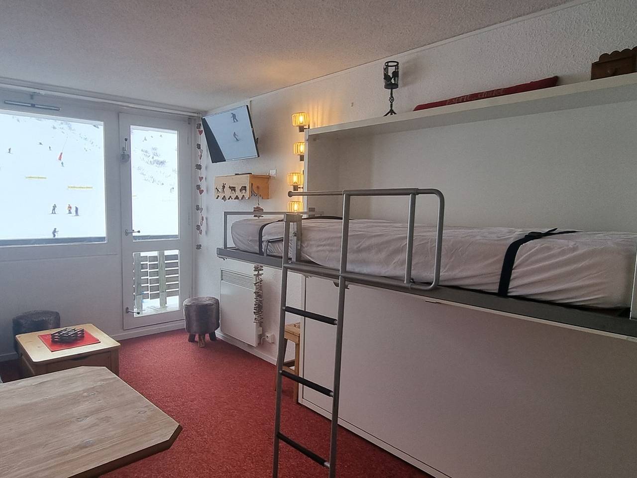 Entire studio, Comfortable studio, ski-in/ski-out, south-facing balcony in Aime 2000, Aime-la-Plagne