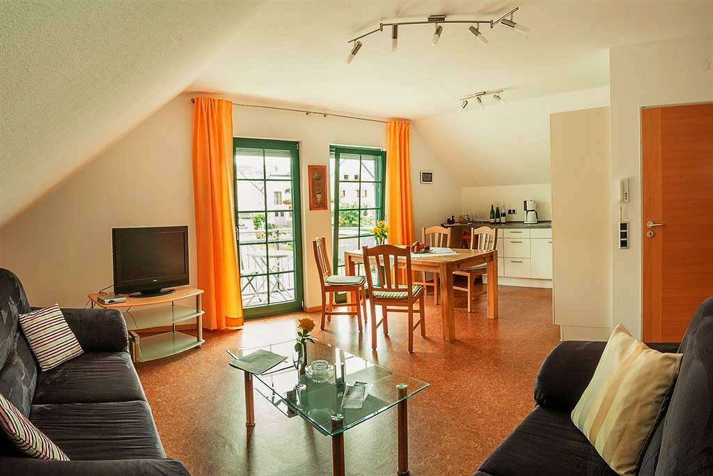 Ganze Ferienwohnung, Ferienweingut Wolfgang Bollig - Inh. M. Bollig in Trittenheim, Moseleifel