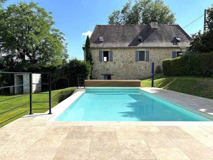 Gîte pour 7 personnes, avec piscine, animaux acceptés à Saint-Aubin-de-Nabirat