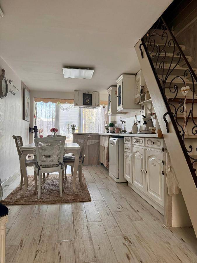 Location de vacances pour 6 personnes, avec piscine ainsi que vue et jardin, animaux acceptés à Châteauroux - 4