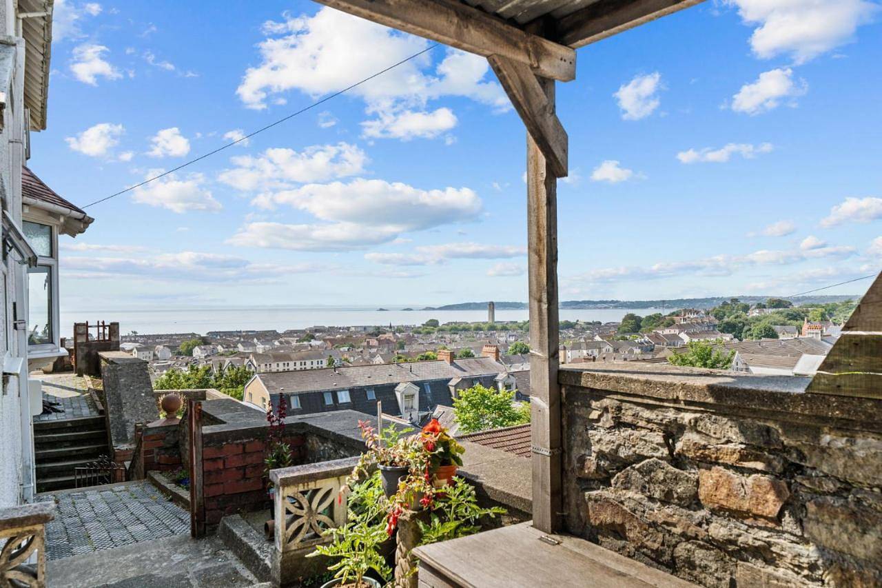 Entire apartment, Two-Bedroom Apartment in Swansea, Swansea region