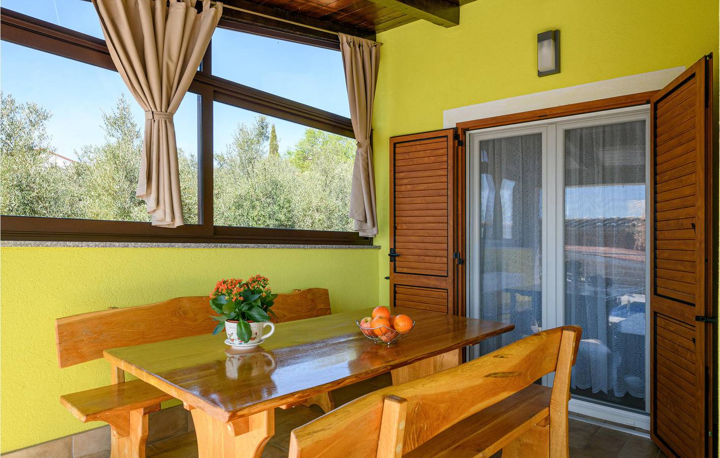 Ferienhaus für 6 Personen mit Terrasse in Peruski, Südküste Istrien