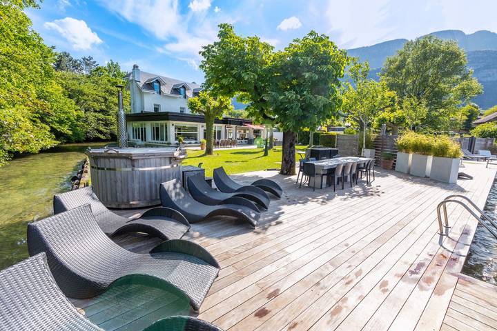 Location de vacances pour 15 personnes, avec terrasse et jardin à Doussard - 2