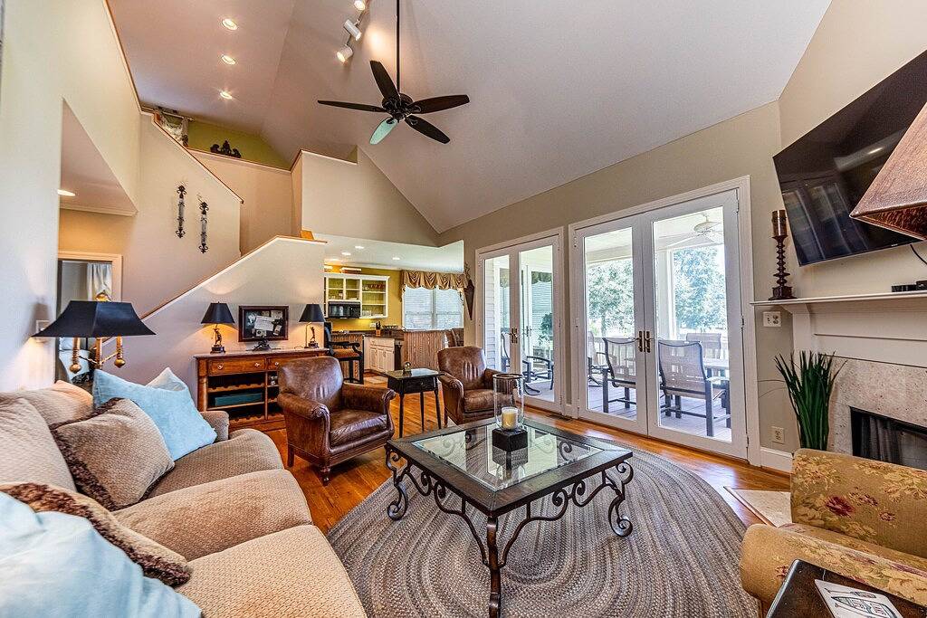 Pet Friendly | Lake Oconee | Stunning Lake Views in Lake Oconee