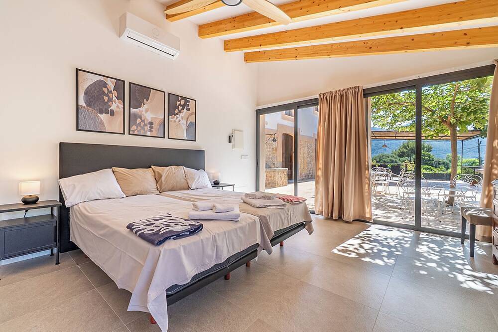 Bauernhof mit renoviertem Haus, Schwimmbad, Parkplatz und einen großen Garten mit Blick auf die Berge in Biniaraix, Sóller