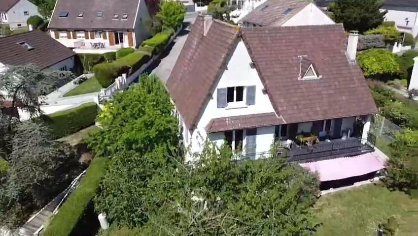 Location de vacances pour 10 personnes, avec jardin et vue à Beynes - 4