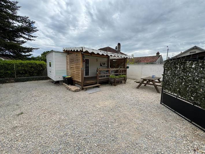 Camping pour 4 personnes, avec jardin