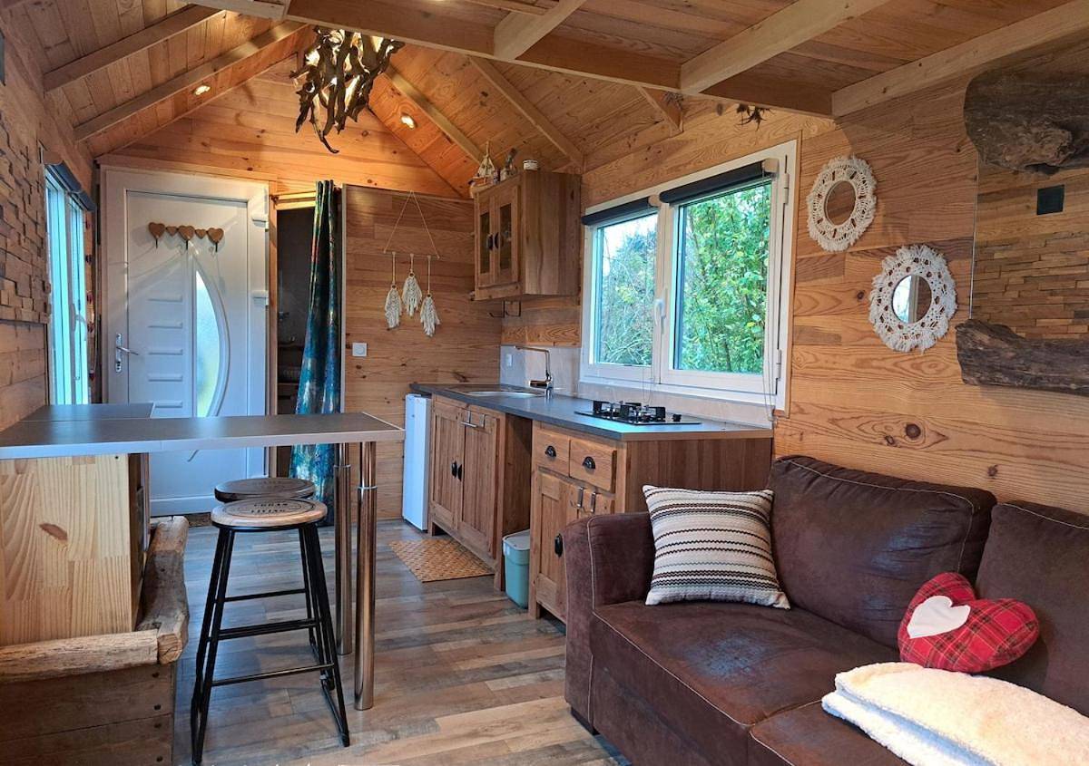 Appartement entier, One-Bedroom Apartment in Les Rosiers-sur-Loire, Vallée de la Loire