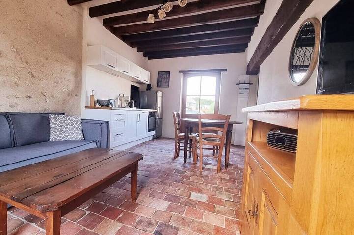 Location de vacances pour 2 personnes, avec Terrasse ainsi que Jardin et Piscine dans Sologne