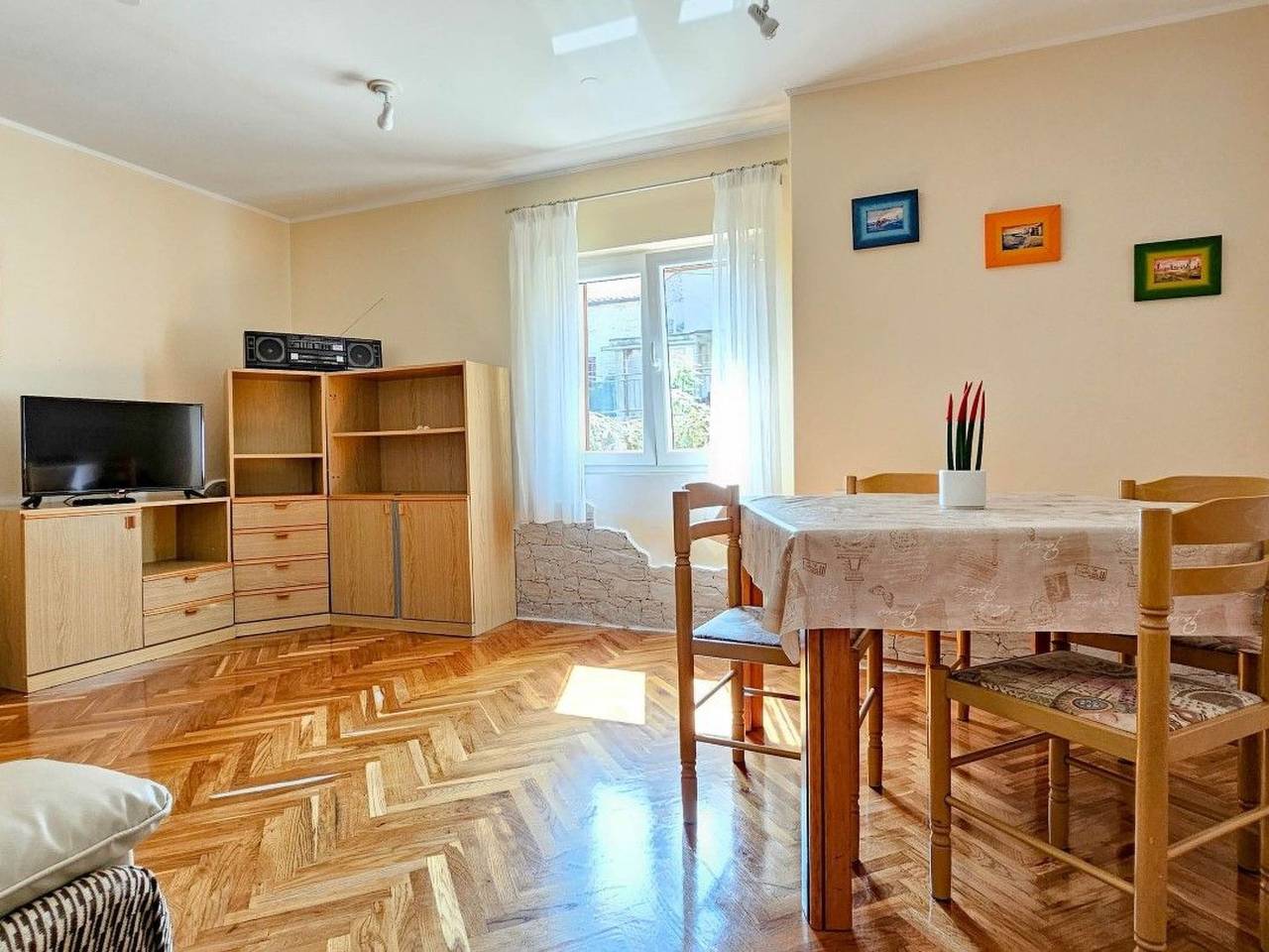 Ganze Wohnung, Wohnung in der Altstadt mit Terrasse und Parkplatz in Novigrad, Umag und Umgebung