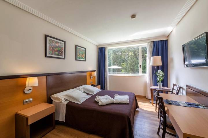 Hôtel pour 2 personnes, avec jardin ainsi que vue et sauna à Brión - 2
