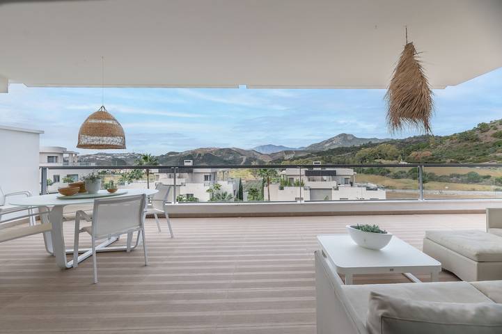 Ganze Wohnung, Ferienwohnung 'Avalon' mit Meerblick, Wlan und Klimaanlage in Capanes del Golf, Benahavís